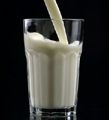 Стакан молока от пятен помидора