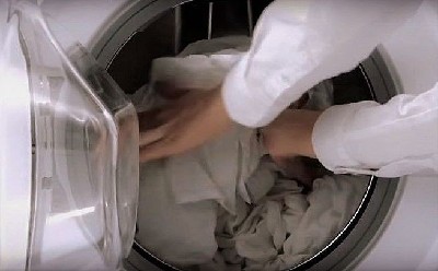 Как вывести старые пятна на скатерти 