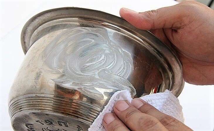 Чистка зубной пастой