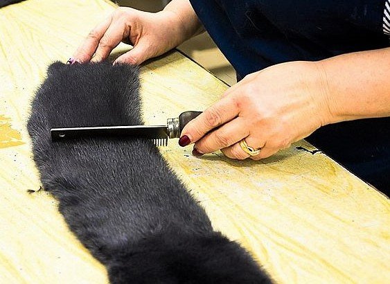 Отчищаем мех от воска