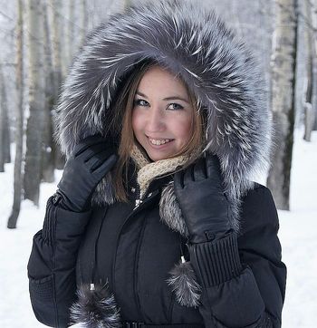 Веселая девушка