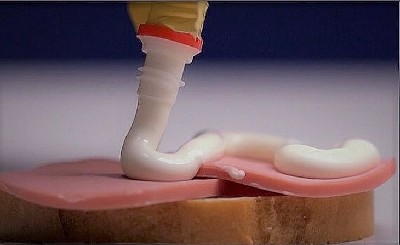 Майонез на бутерброде