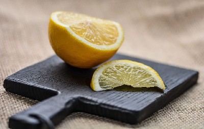 Нарезанный лимон