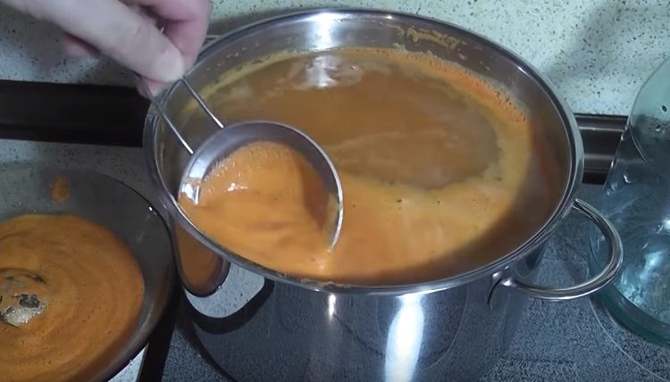 Тыквенный сок на зиму через мясорубку. Кипячение сока. что такое кипяченые соки. сколько минут надо кипятить сок из свежевыжатый тыквы.